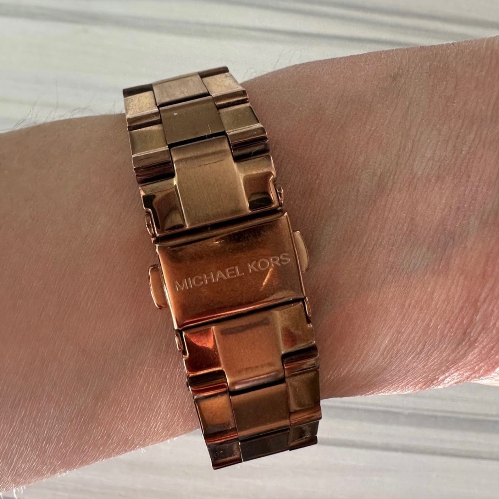 Michael Kors Women’s Rose Gold Watch - Picture 3 of 7